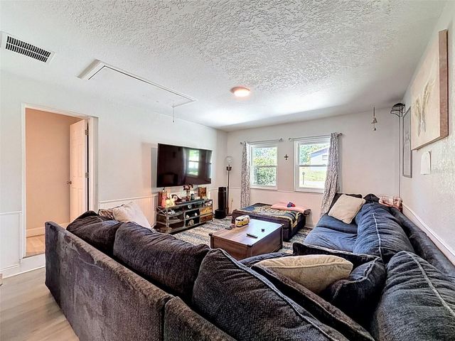 13944 1ST STREET, Dade City, FL 33525