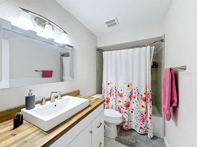 13944 1ST STREET, Dade City, FL 33525