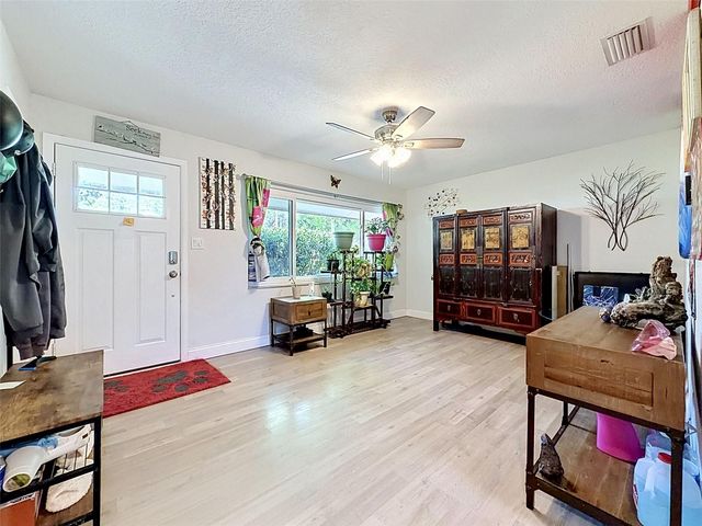 13944 1ST STREET, Dade City, FL 33525