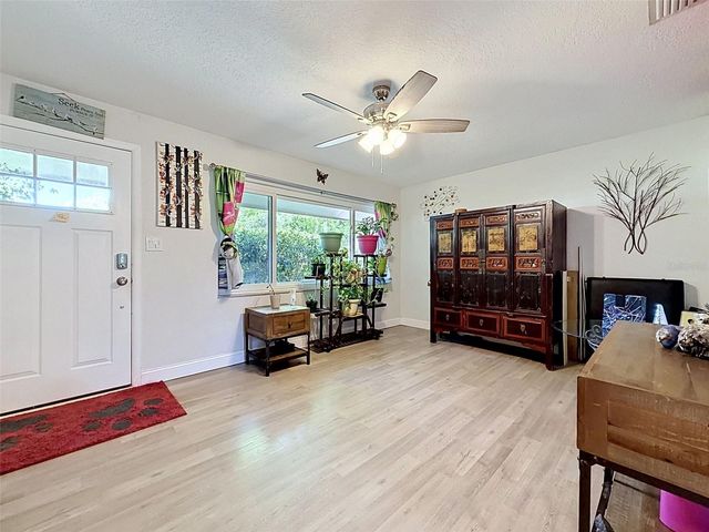 13944 1ST STREET, Dade City, FL 33525