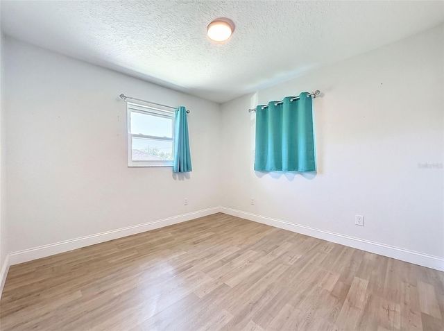 13944 1ST STREET, Dade City, FL 33525