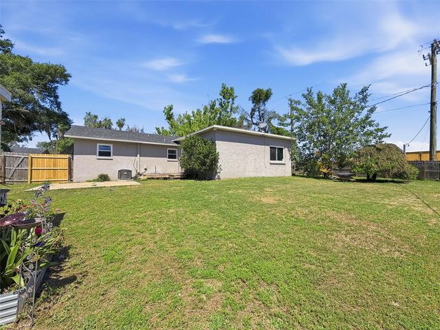 13944 1ST STREET, Dade City, FL 33525