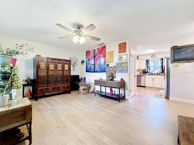 13944 1ST STREET, Dade City, FL 33525