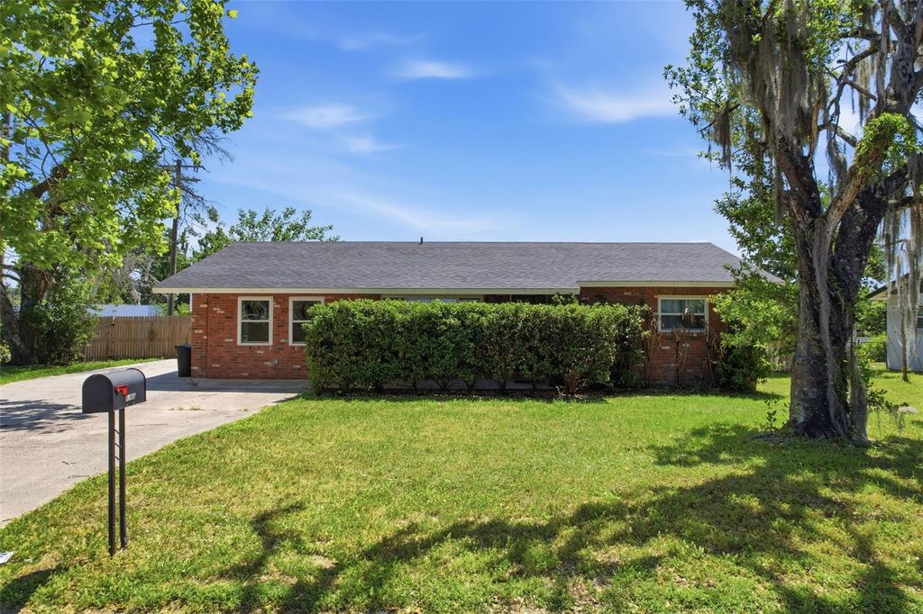 13944 1ST STREET, Dade City, FL 33525
