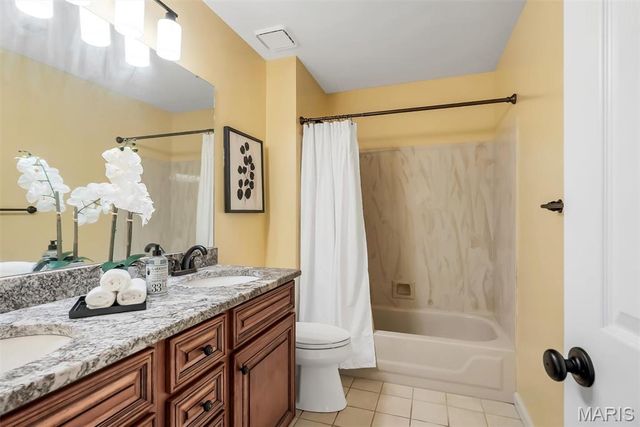 1415 Haarman Oak Drive, Chesterfield, MO 63005
