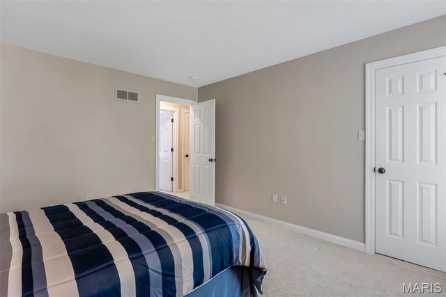 1415 Haarman Oak Drive, Chesterfield, MO 63005