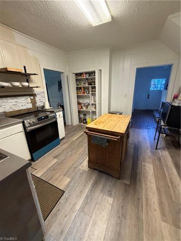 427 W Lexington Avenue, High Point, NC 27262