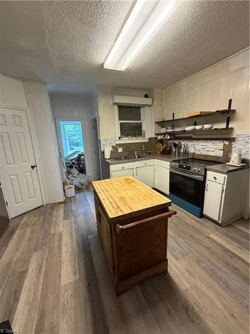 427 W Lexington Avenue, High Point, NC 27262