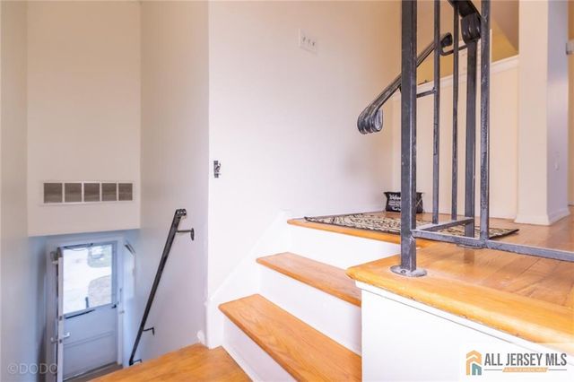 187 Evergreen Road 4B, Edison, NJ 08837