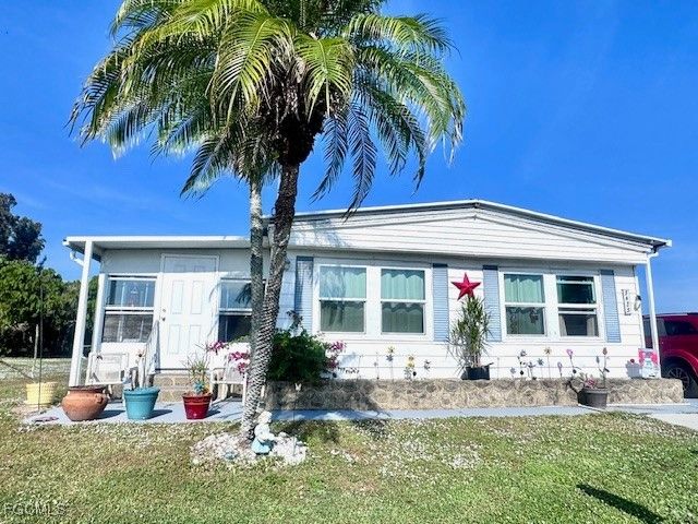 5635 Captain John Smith LOOP, North Fort Myers, FL 33917