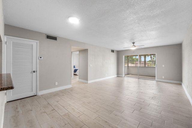 12005 Poinciana Boulevard 209, Royal Palm Beach, FL 33411