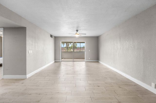 12005 Poinciana Boulevard 209, Royal Palm Beach, FL 33411