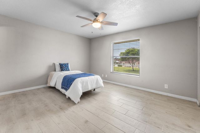 12005 Poinciana Boulevard 209, Royal Palm Beach, FL 33411