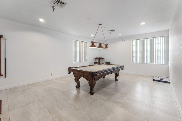 12005 Poinciana Boulevard 209, Royal Palm Beach, FL 33411