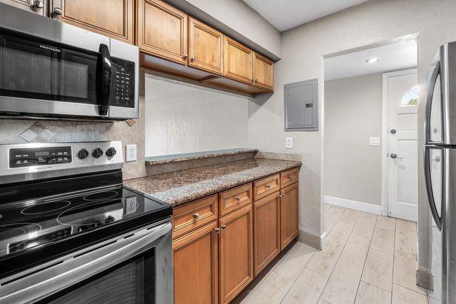 12005 Poinciana Boulevard 209, Royal Palm Beach, FL 33411