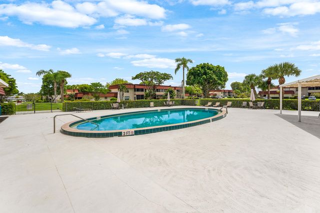 12005 Poinciana Boulevard 209, Royal Palm Beach, FL 33411
