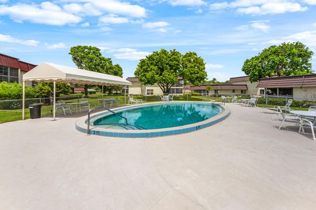 12005 Poinciana Boulevard 209, Royal Palm Beach, FL 33411