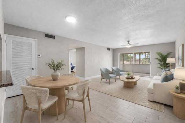 12005 Poinciana Boulevard 209, Royal Palm Beach, FL 33411