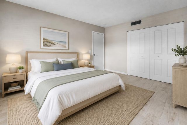 12005 Poinciana Boulevard 209, Royal Palm Beach, FL 33411