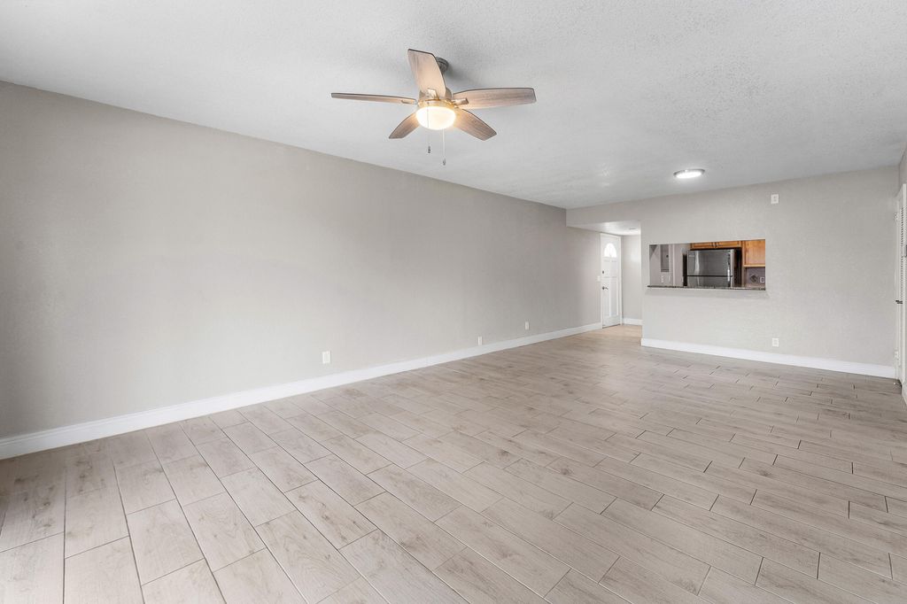 12005 Poinciana Boulevard 209, Royal Palm Beach, FL 33411