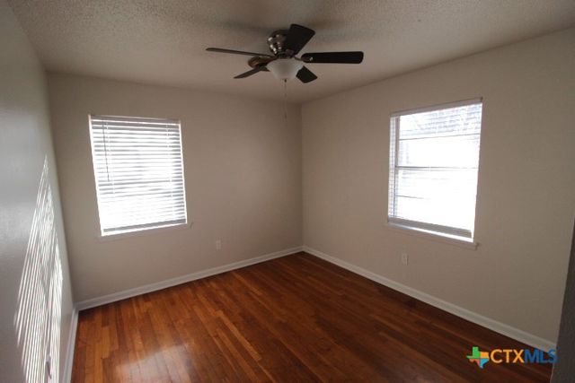 1103 E Robertson Avenue, Copperas Cove, TX 76522