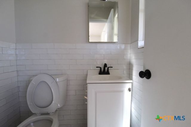 1103 E Robertson Avenue, Copperas Cove, TX 76522