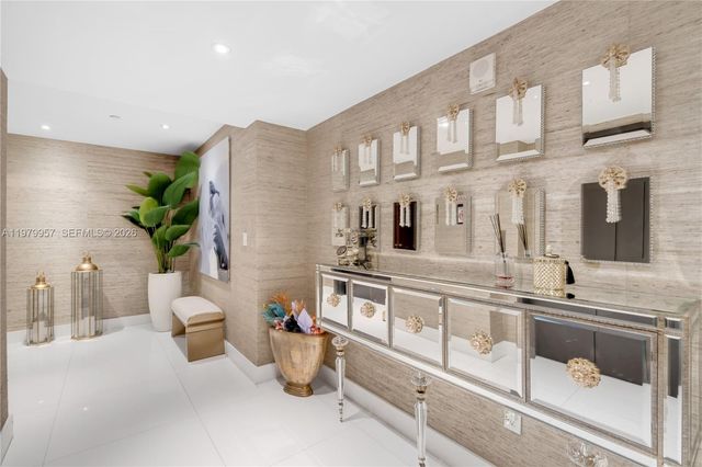 900 Biscayne Blvd PH6109, Miami, FL 33132