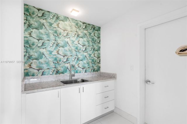 900 Biscayne Blvd PH6109, Miami, FL 33132