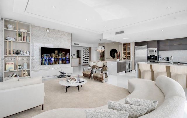 900 Biscayne Blvd PH6109, Miami, FL 33132