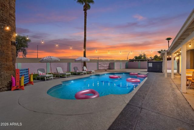 2190 E GREENWAY Drive, Tempe, AZ 85282