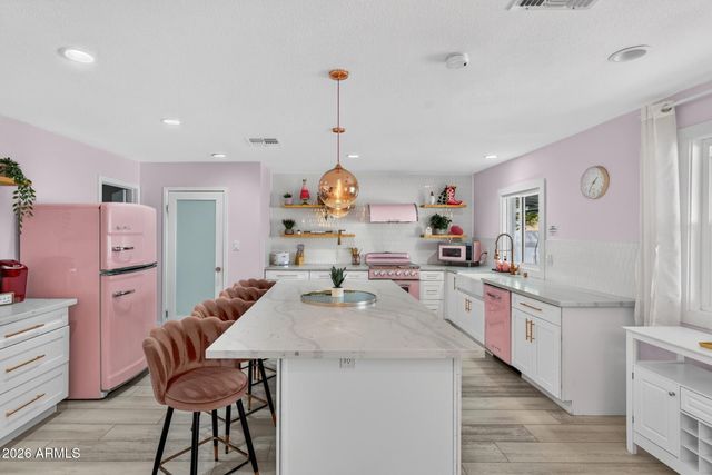 2190 E GREENWAY Drive, Tempe, AZ 85282