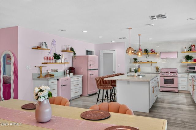 2190 E GREENWAY Drive, Tempe, AZ 85282
