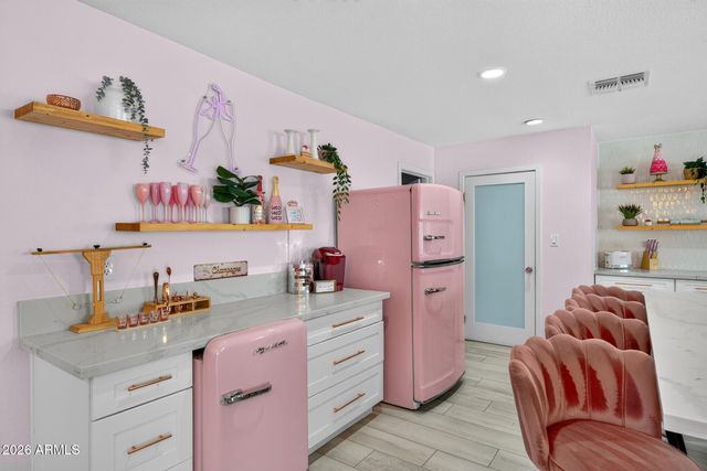 2190 E GREENWAY Drive, Tempe, AZ 85282