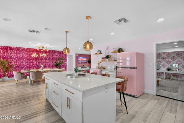 2190 E GREENWAY Drive, Tempe, AZ 85282