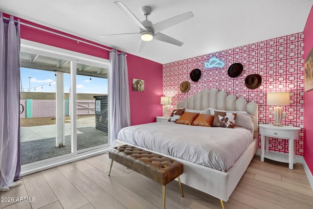 2190 E GREENWAY Drive, Tempe, AZ 85282