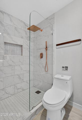 2190 E GREENWAY Drive, Tempe, AZ 85282