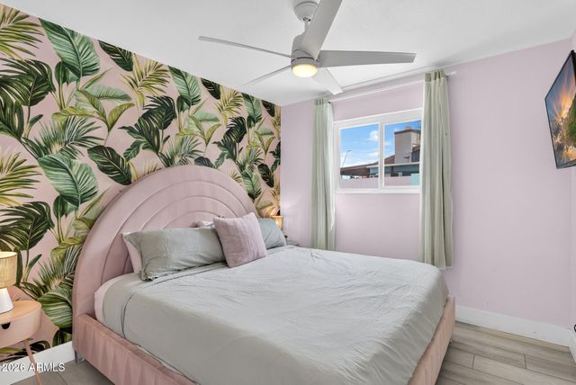 2190 E GREENWAY Drive, Tempe, AZ 85282