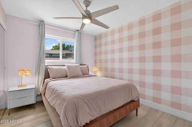 2190 E GREENWAY Drive, Tempe, AZ 85282