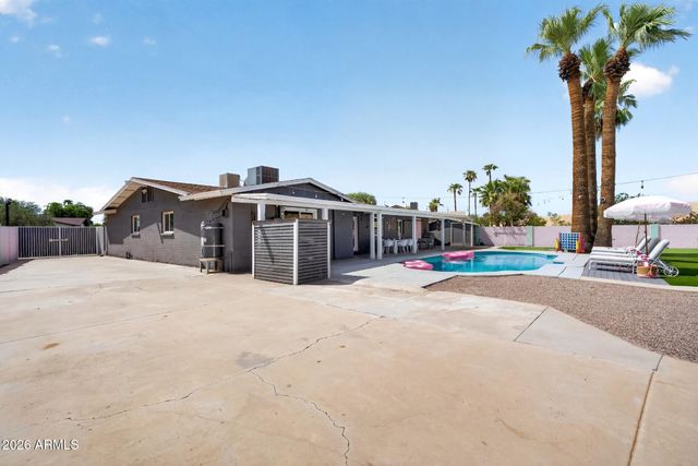 2190 E GREENWAY Drive, Tempe, AZ 85282