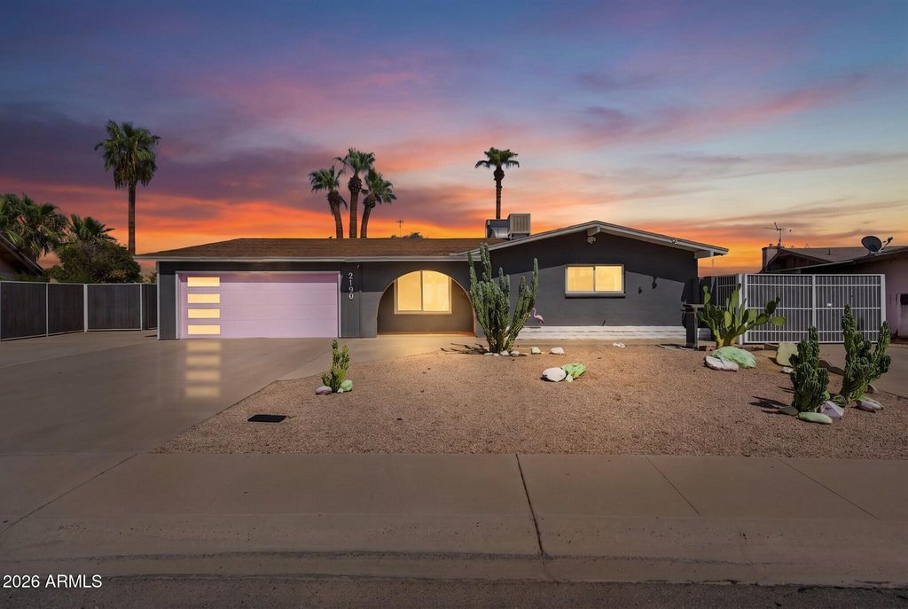 2190 E GREENWAY Drive, Tempe, AZ 85282