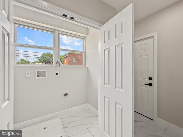 834 N WOODINGTON, Baltimore, MD 21229
