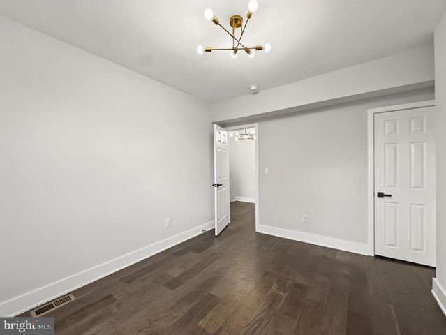 834 N WOODINGTON, Baltimore, MD 21229