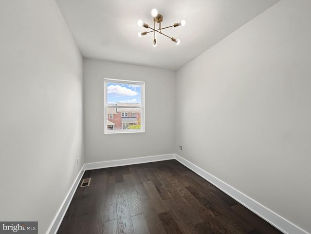 834 N WOODINGTON, Baltimore, MD 21229