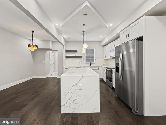 834 N WOODINGTON, Baltimore, MD 21229