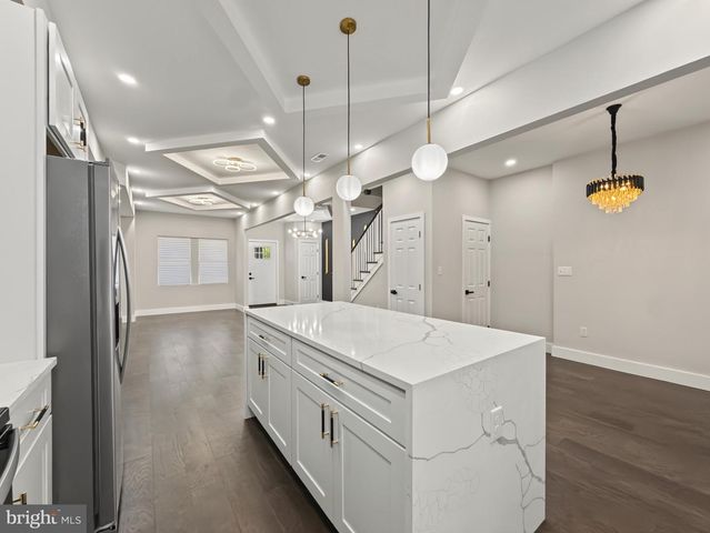 834 N WOODINGTON, Baltimore, MD 21229