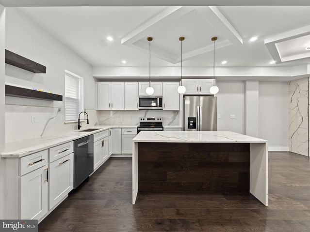 834 N WOODINGTON, Baltimore, MD 21229