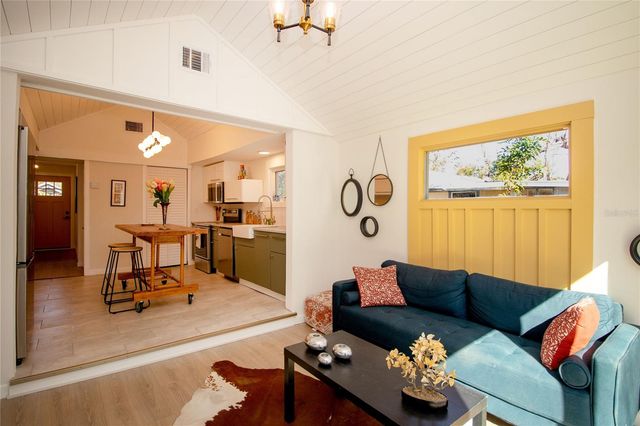 6515 30TH STREET N, St Petersburg, FL 33702