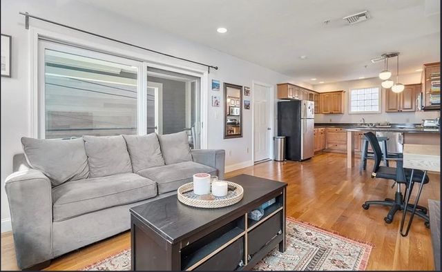 150 W 9th 2, Boston, MA 02127