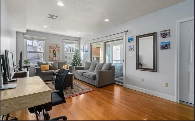 150 W 9th 2, Boston, MA 02127