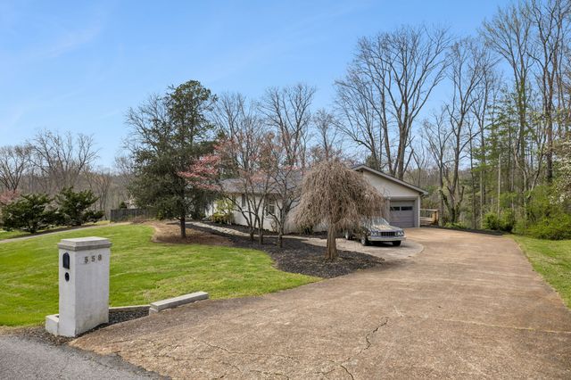 558 Chesterfield Dr, Clarksville, TN 37043